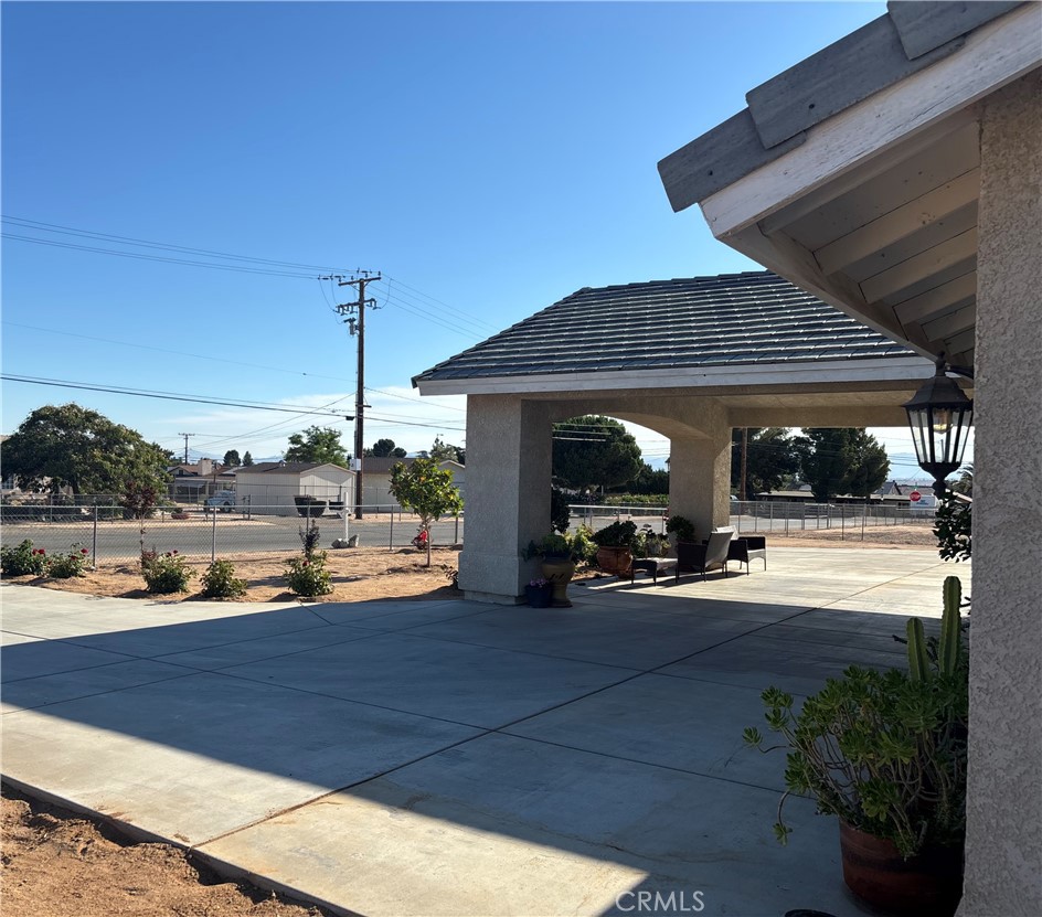 18261 Preston Street Property Photo 4