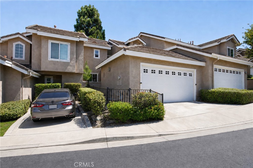 889 S Sapphire Lane Property Photo 2