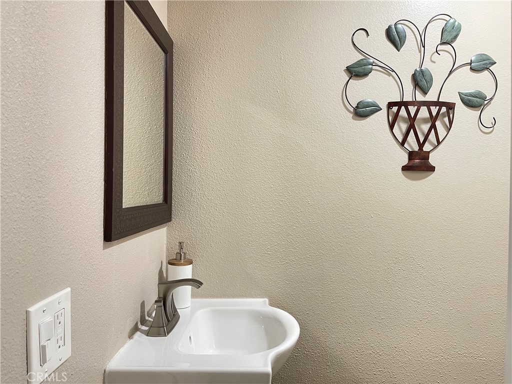 19 Sagebrush Property Photo 11