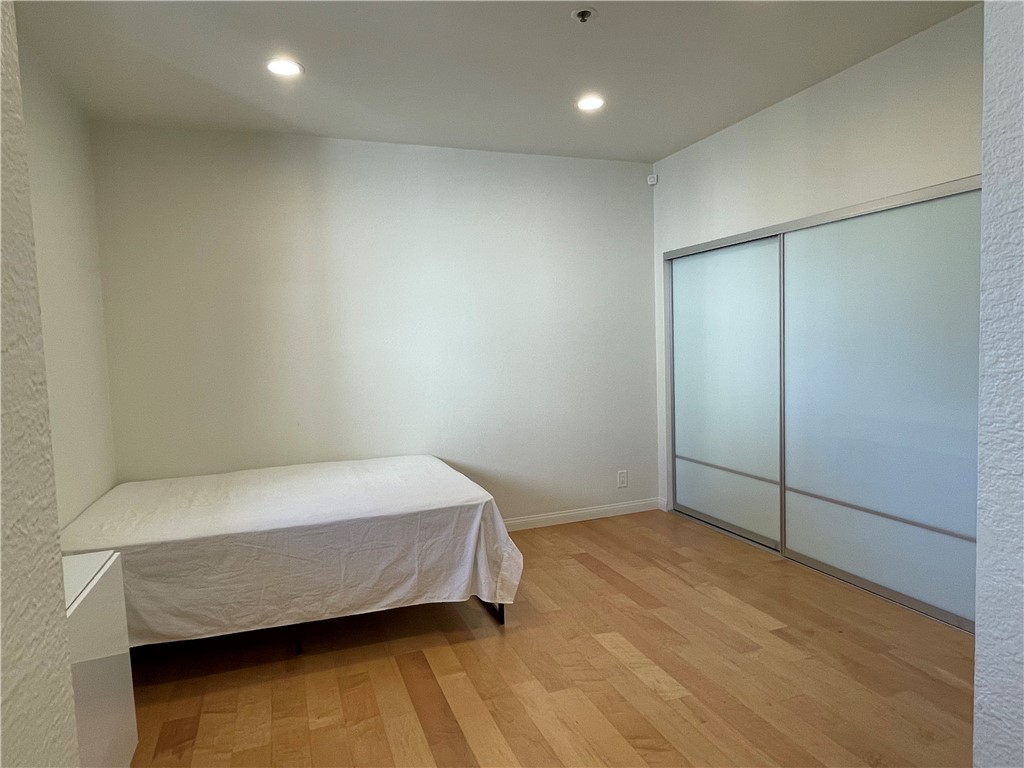 533 S St Andrews Place 319 Property Photo 13