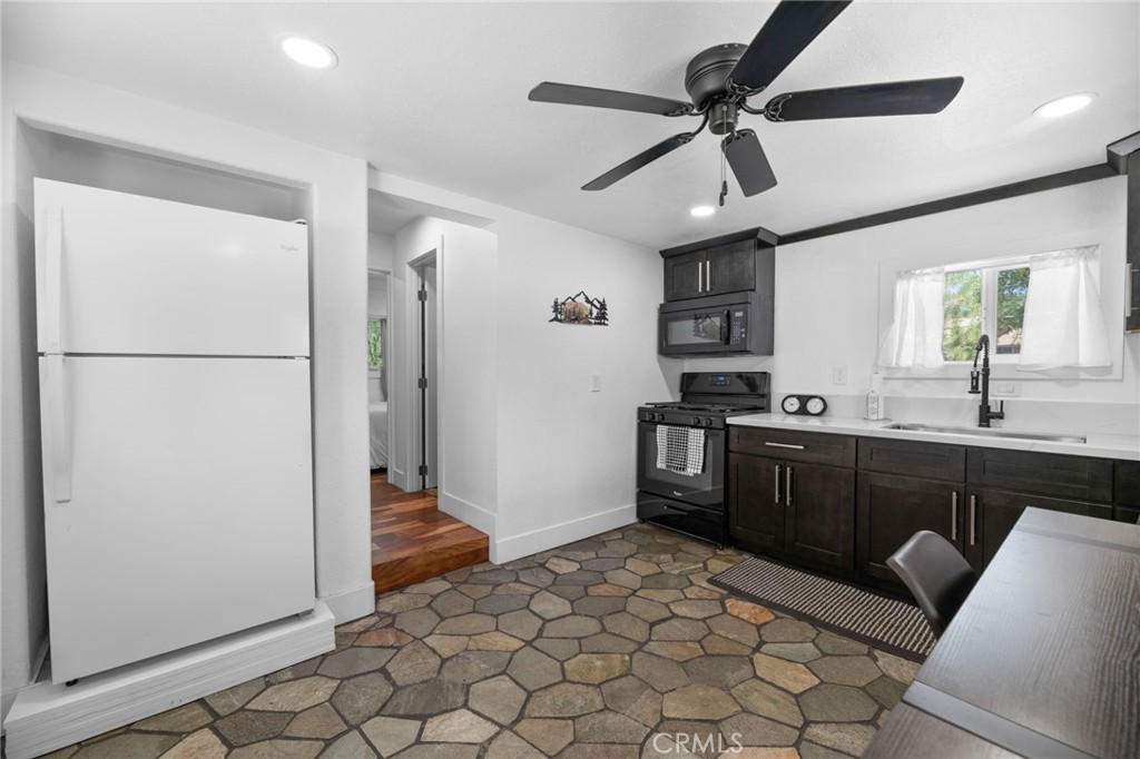 718 Talmadge Property Photo 3