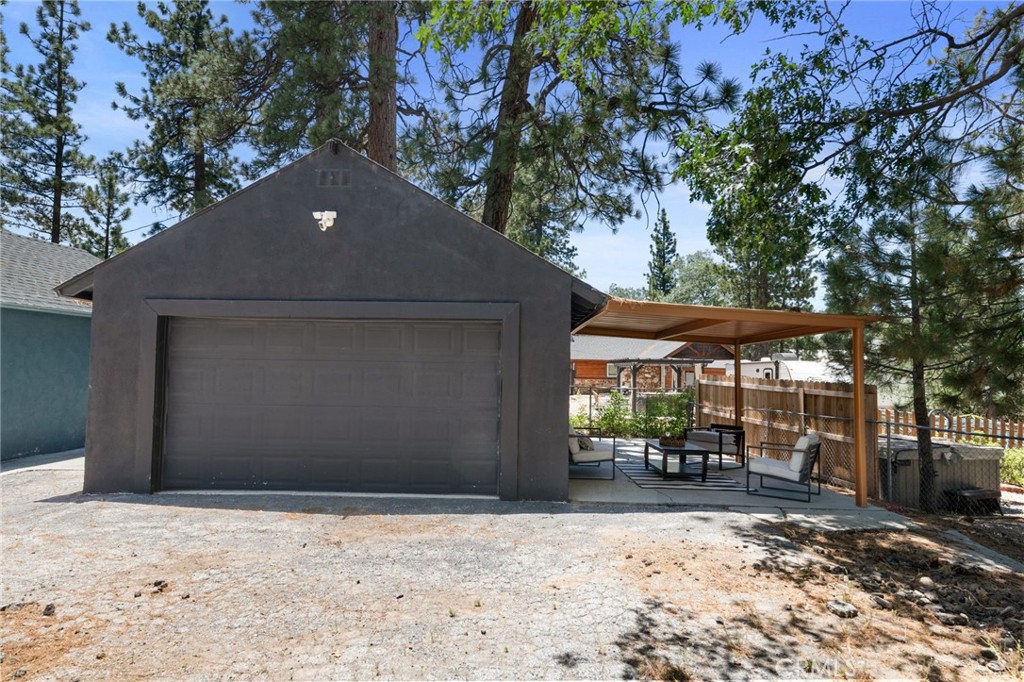 718 Talmadge Property Photo 9