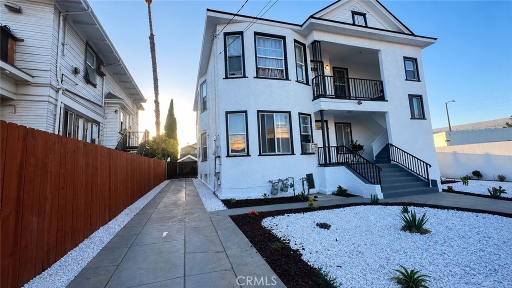 1405 Oak Property Photo 2