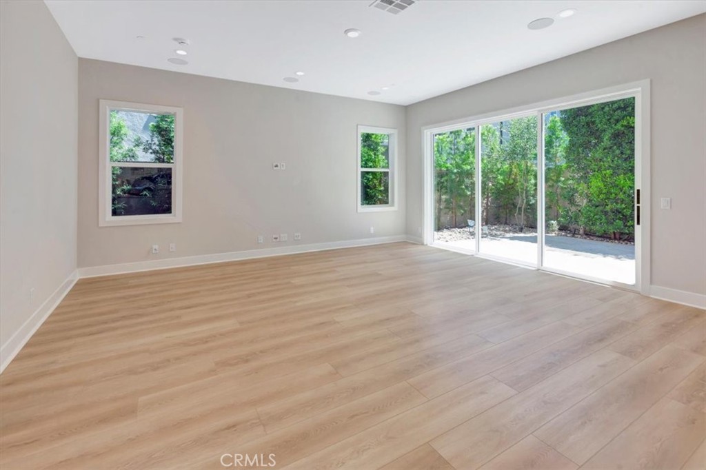 171 Bear Leaf Property Photo 4