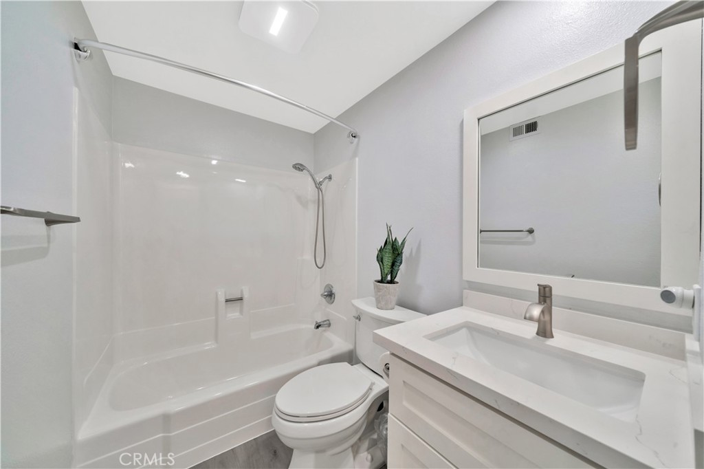 10065 Hidden Village Property Photo 15