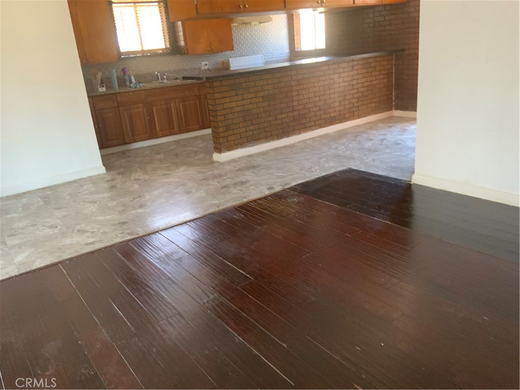 12003 Jersey Property Photo 8