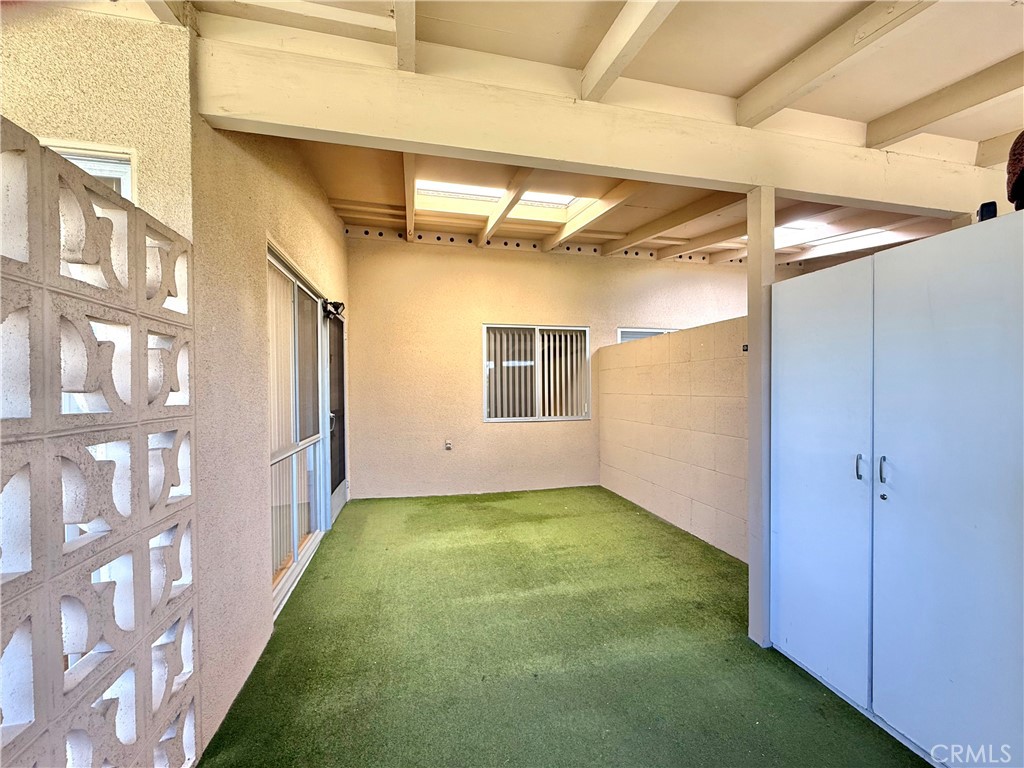 1690 Interlachen Road 42i Property Photo 2