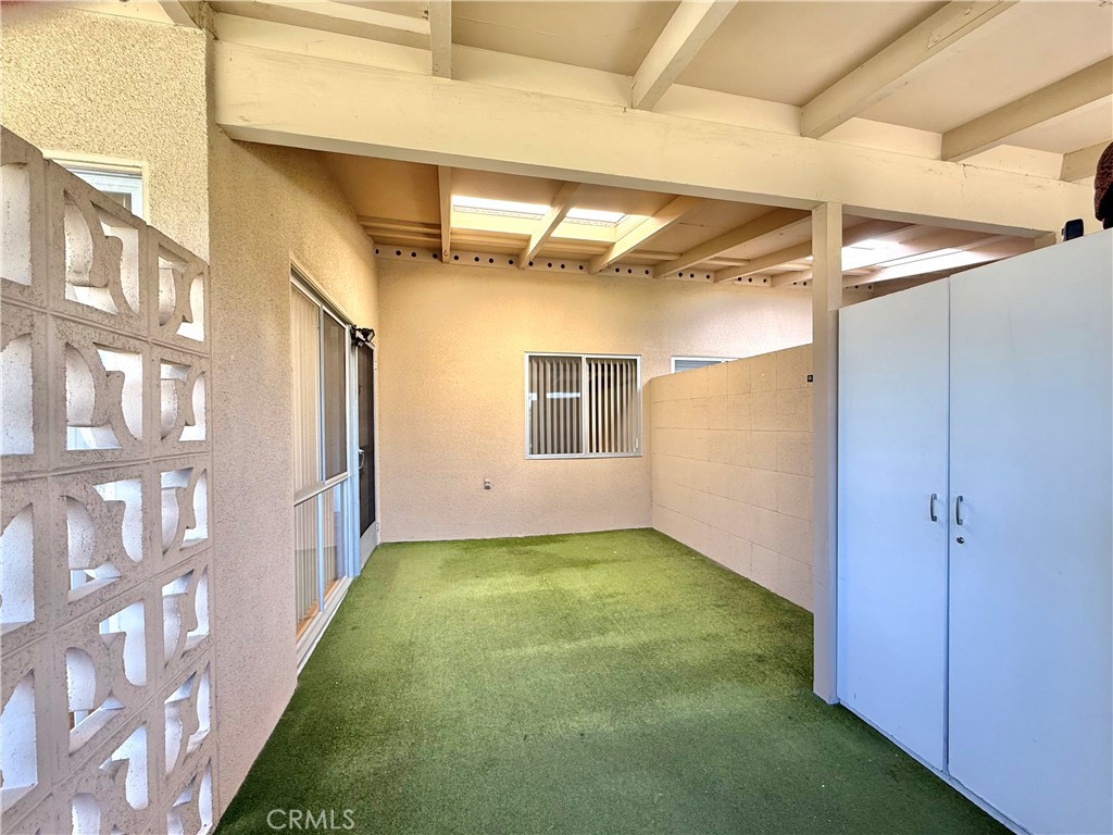 1690 Interlachen Road 42i Property Photo 2