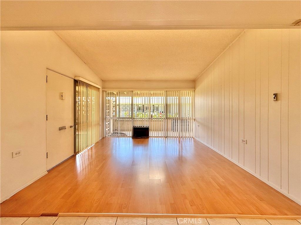 1690 Interlachen Road 42i Property Photo 6