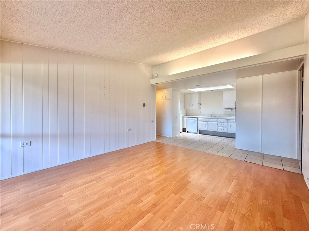 1690 Interlachen Road 42i Property Photo 8