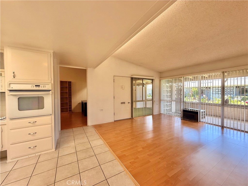 1690 Interlachen Road 42i Property Photo 9