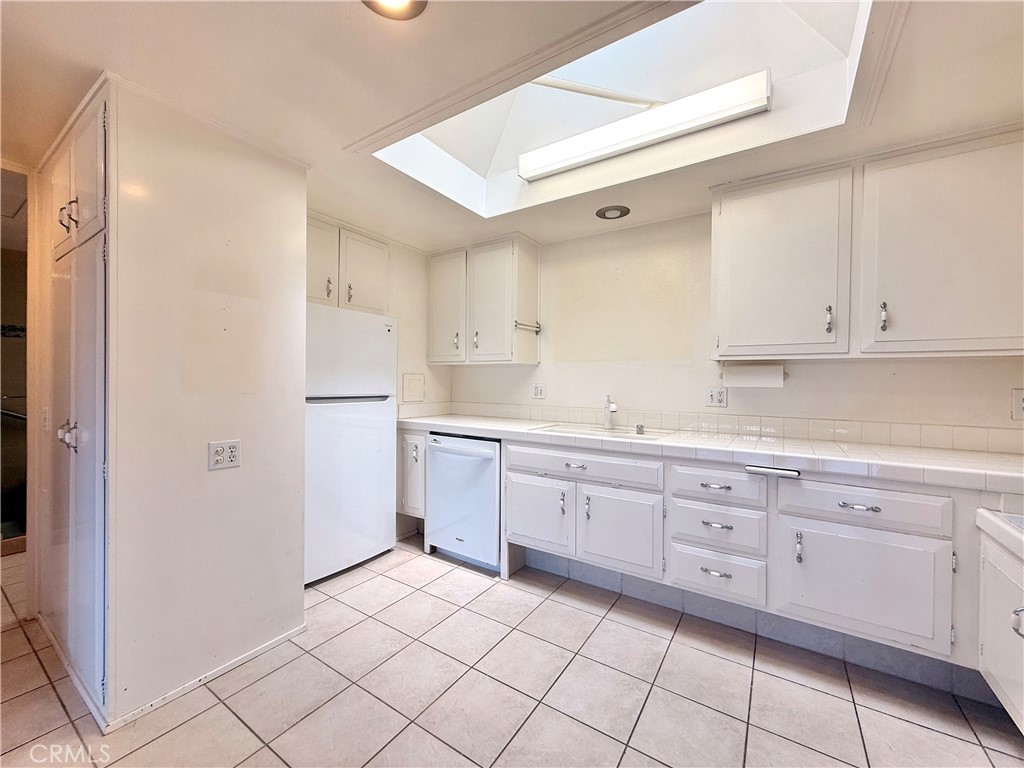 1690 Interlachen Road 42i Property Photo 11