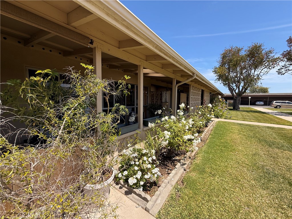 1690 Interlachen Road 42i Property Photo 19