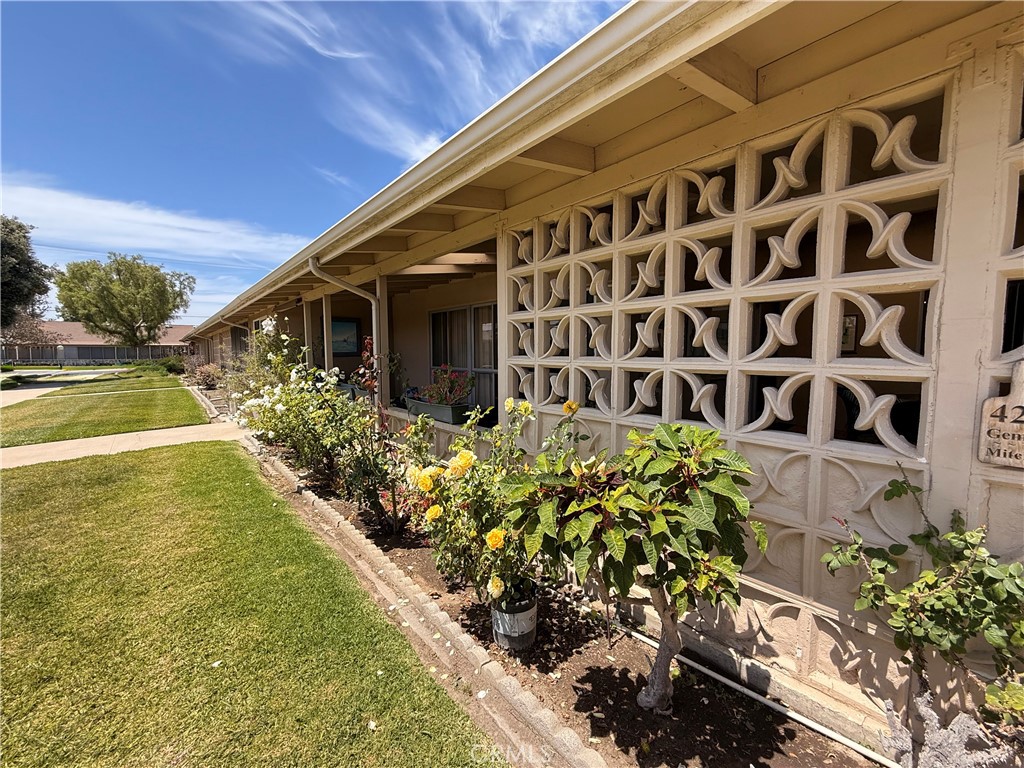 1690 Interlachen Road 42i Property Photo 20
