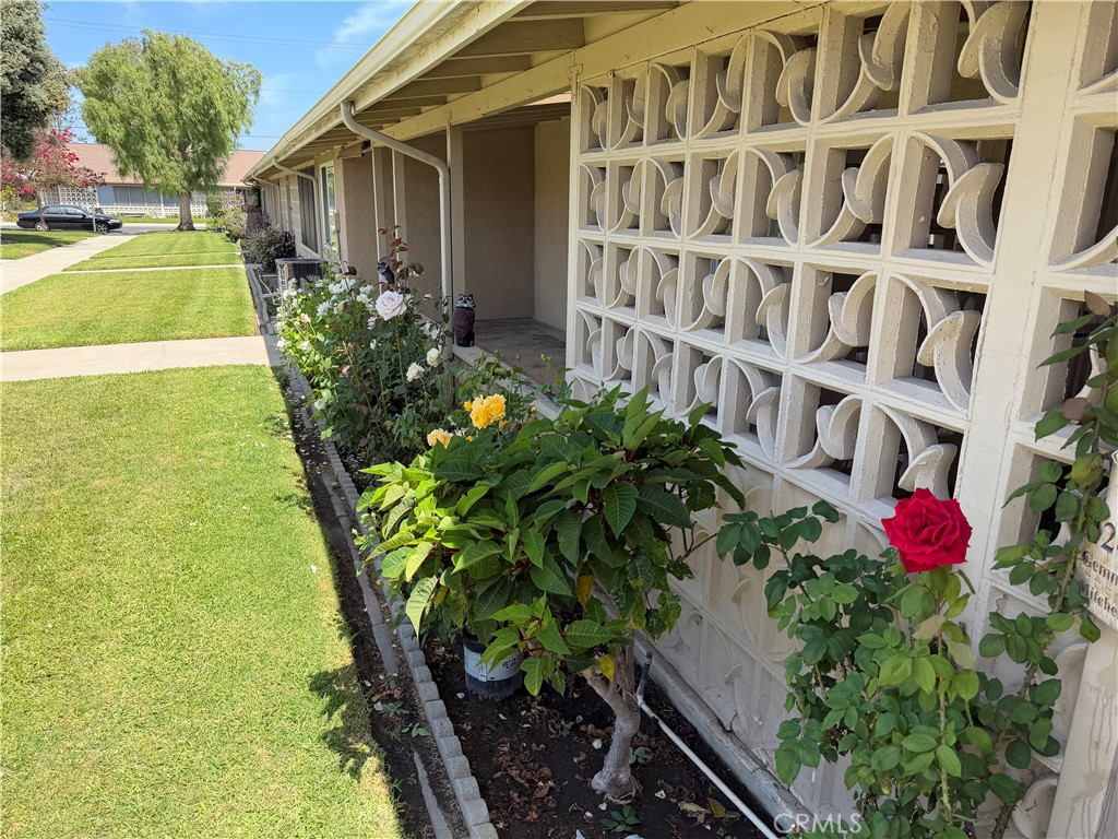 1690 Interlachen Road 42i Property Photo 22