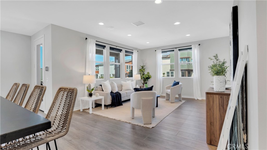 100 Tenor Property Photo 5