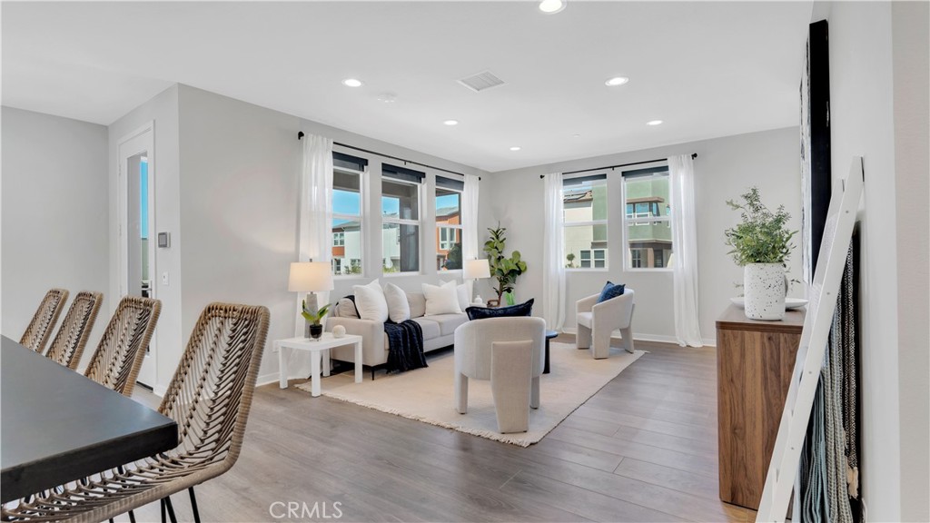 100 Tenor Property Photo 5
