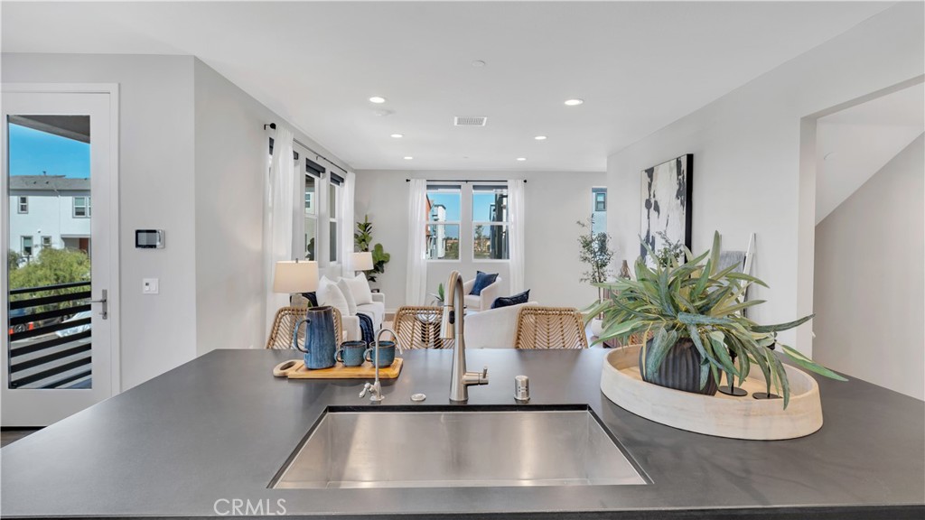 100 Tenor Property Photo 12