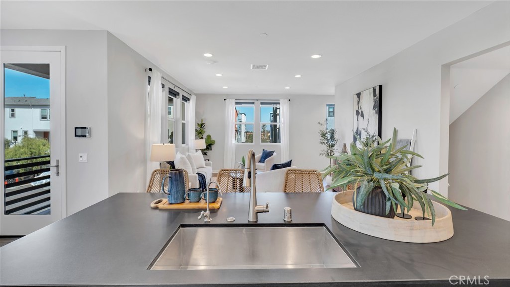 100 Tenor Property Photo 12