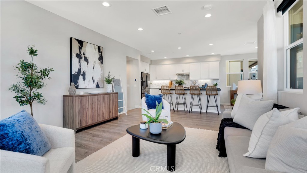 100 Tenor Property Photo 17