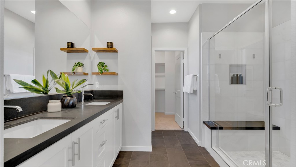 100 Tenor Property Photo 25