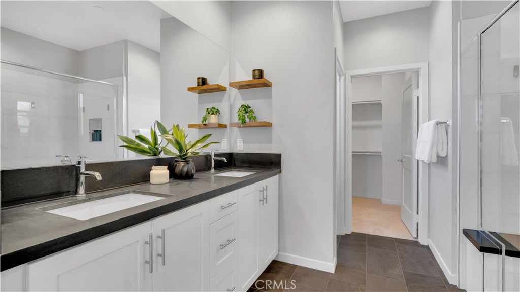 100 Tenor Property Photo 26
