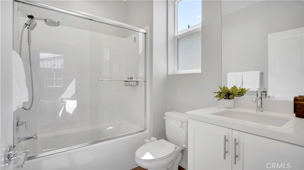 100 Tenor Property Photo 32