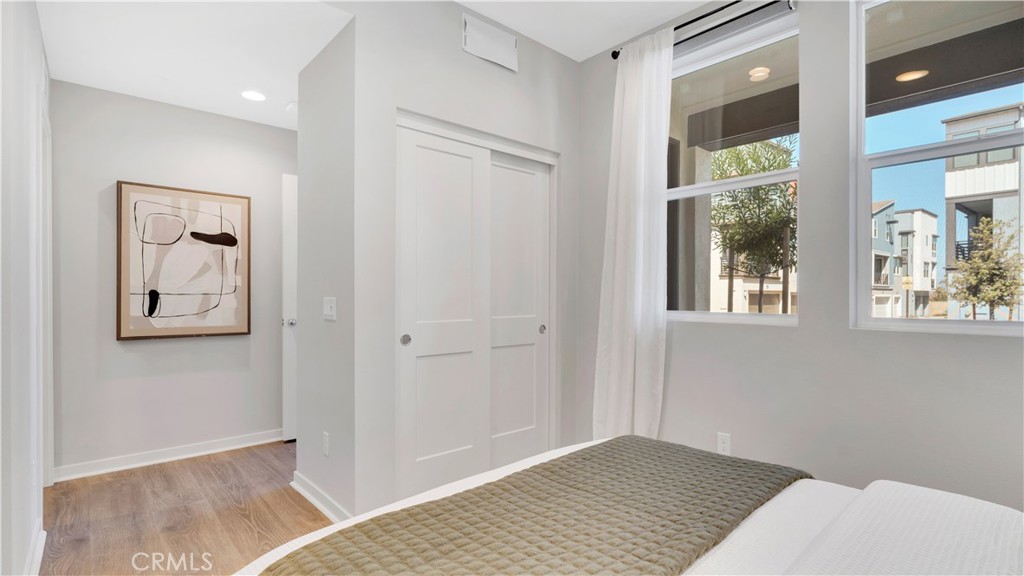 100 Tenor Property Photo 34
