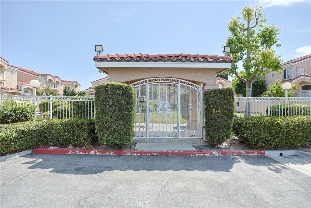 14202 Flower L Property Photo 6