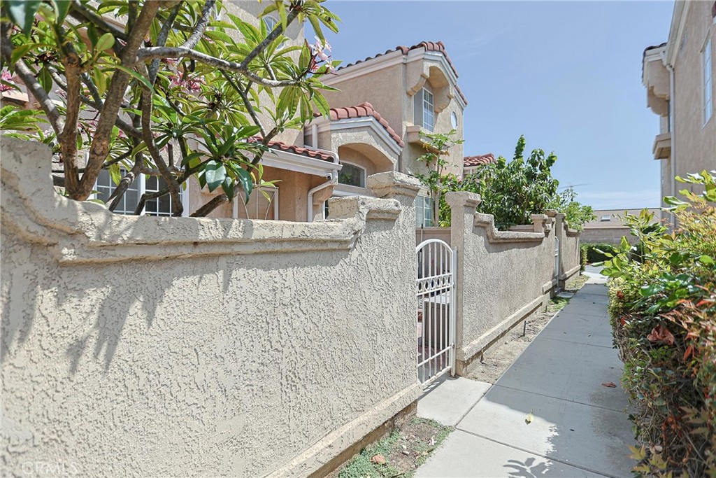 14202 Flower L Property Photo 8