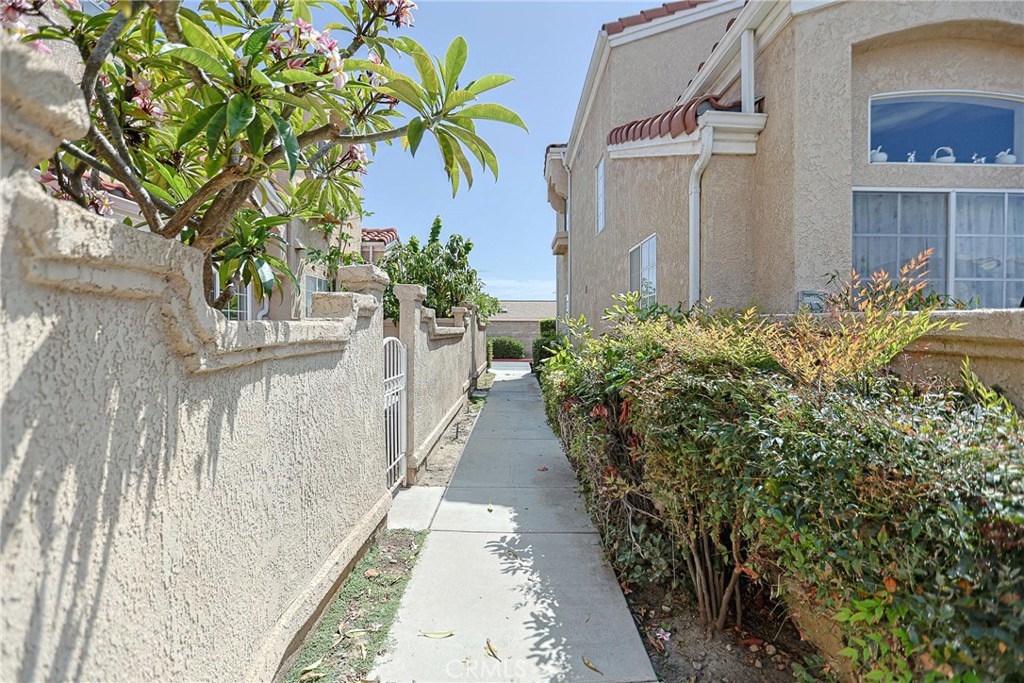 14202 Flower L Property Photo 9