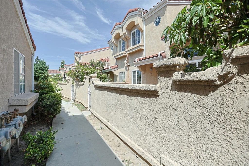 14202 Flower L Property Photo 10