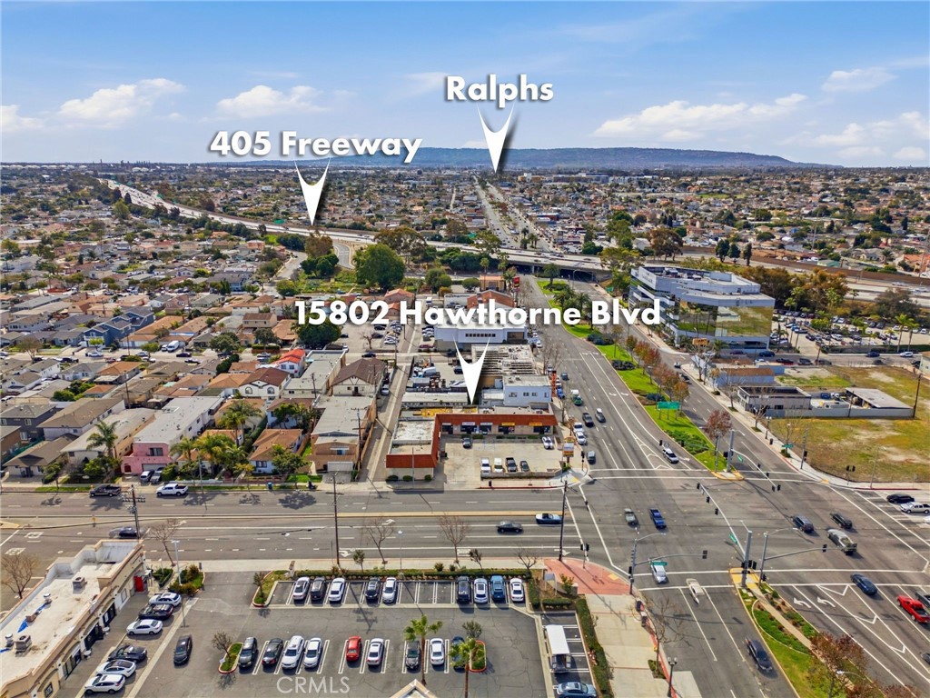 15802 Hawthorne Property Photo 8