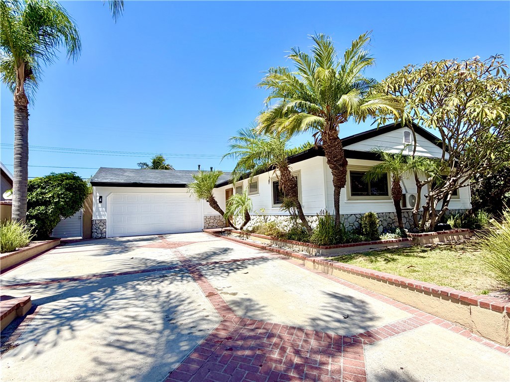 4811 Myra Property Photo 1