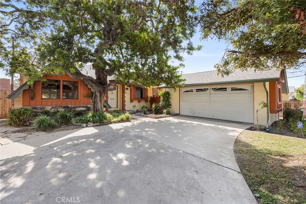 2074 S Gail Lane Property Photo 2