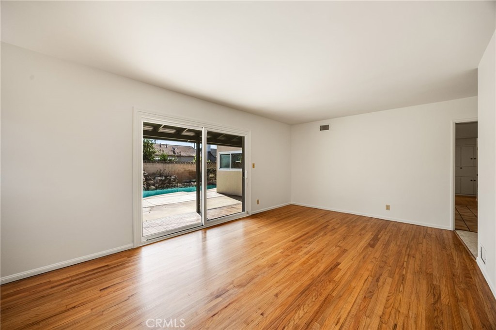 2074 S Gail Lane Property Photo 4