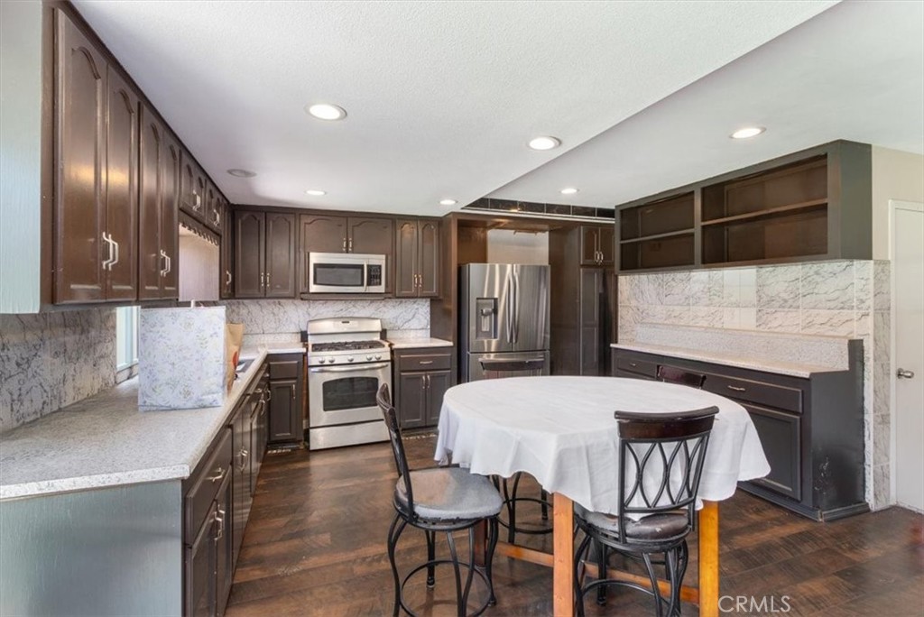 1401 S Joane Way Property Photo 9