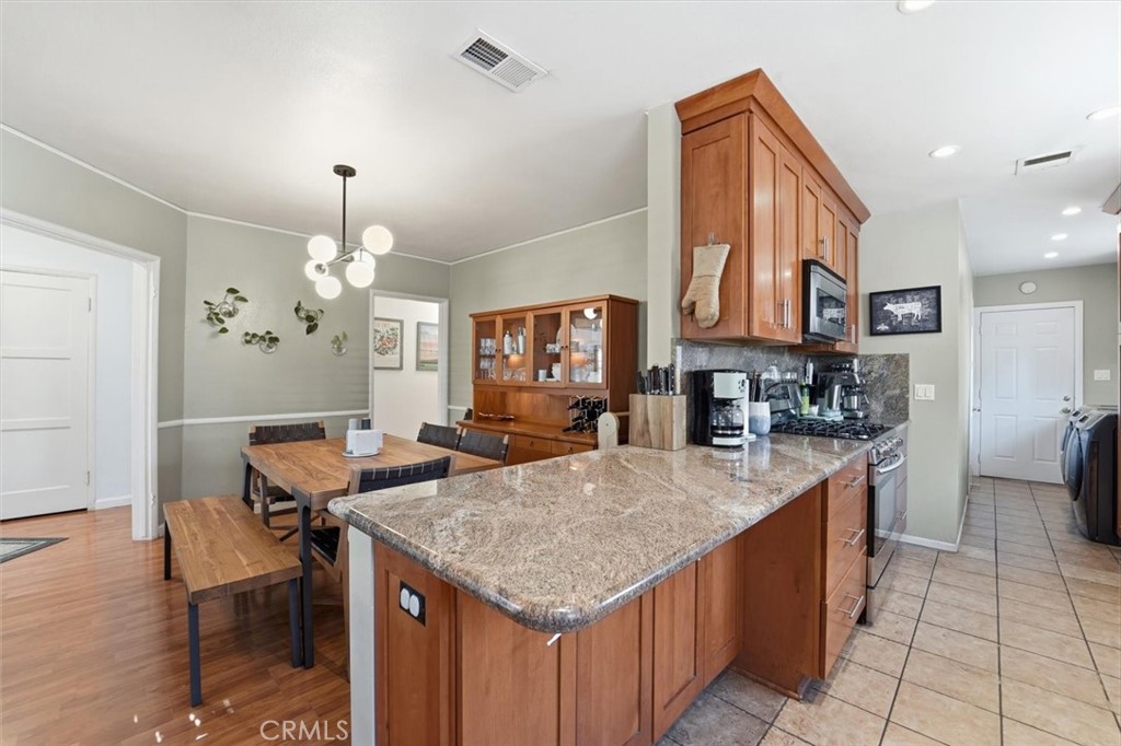 2840 Magnolia Property Photo 1