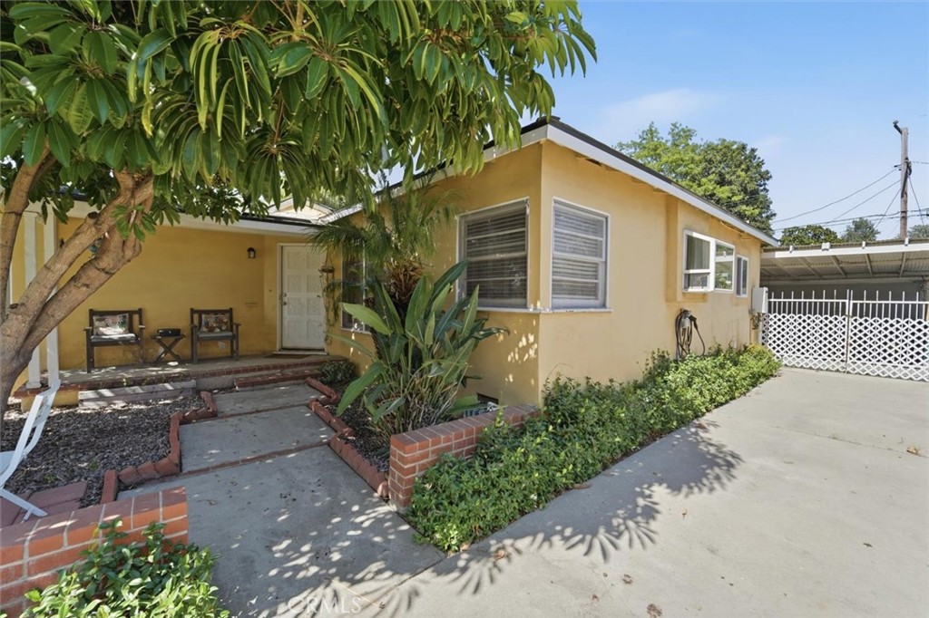 2840 Magnolia Property Photo 5