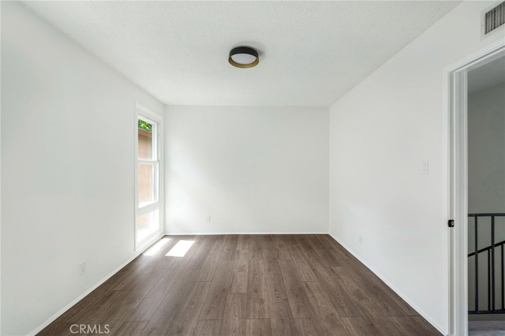 125 E Buckthorn Property Photo 17