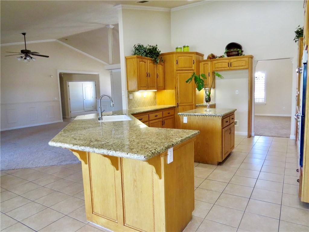 7445 El Manor Property Photo 2