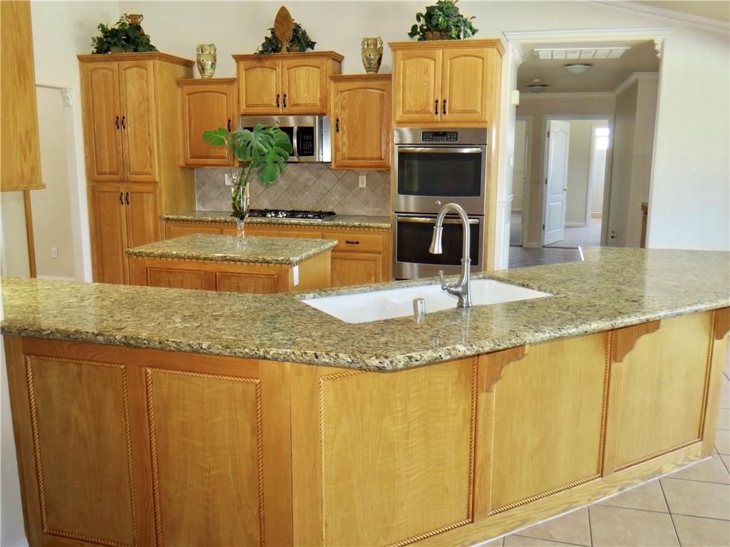 7445 El Manor Property Photo 8
