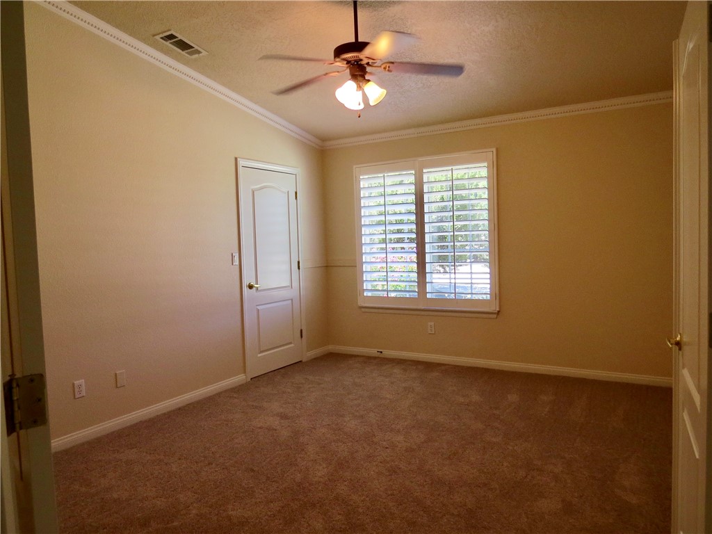 7445 El Manor Property Photo 11