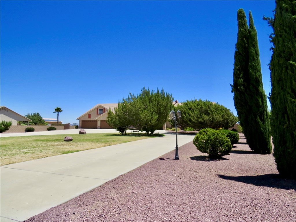 7445 El Manor Property Photo 61
