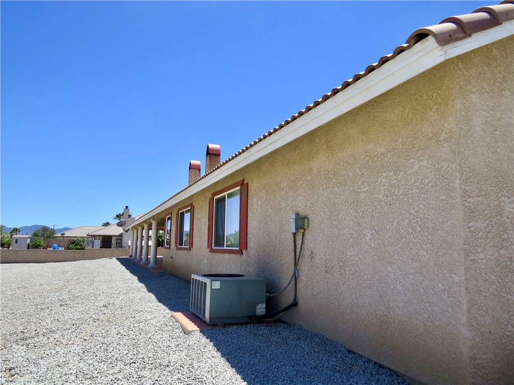 7445 El Manor Property Photo 70
