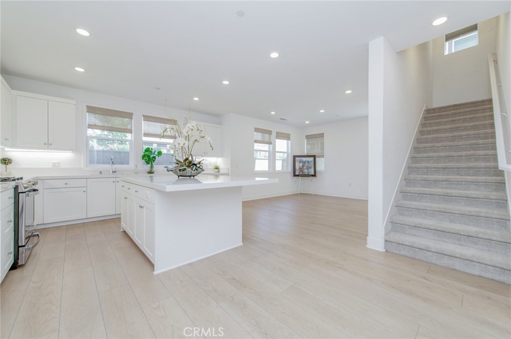 204 Yerba Property Photo 3