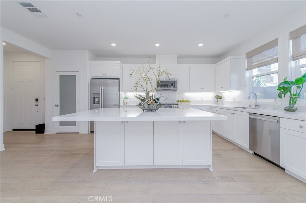 204 Yerba Property Photo 6