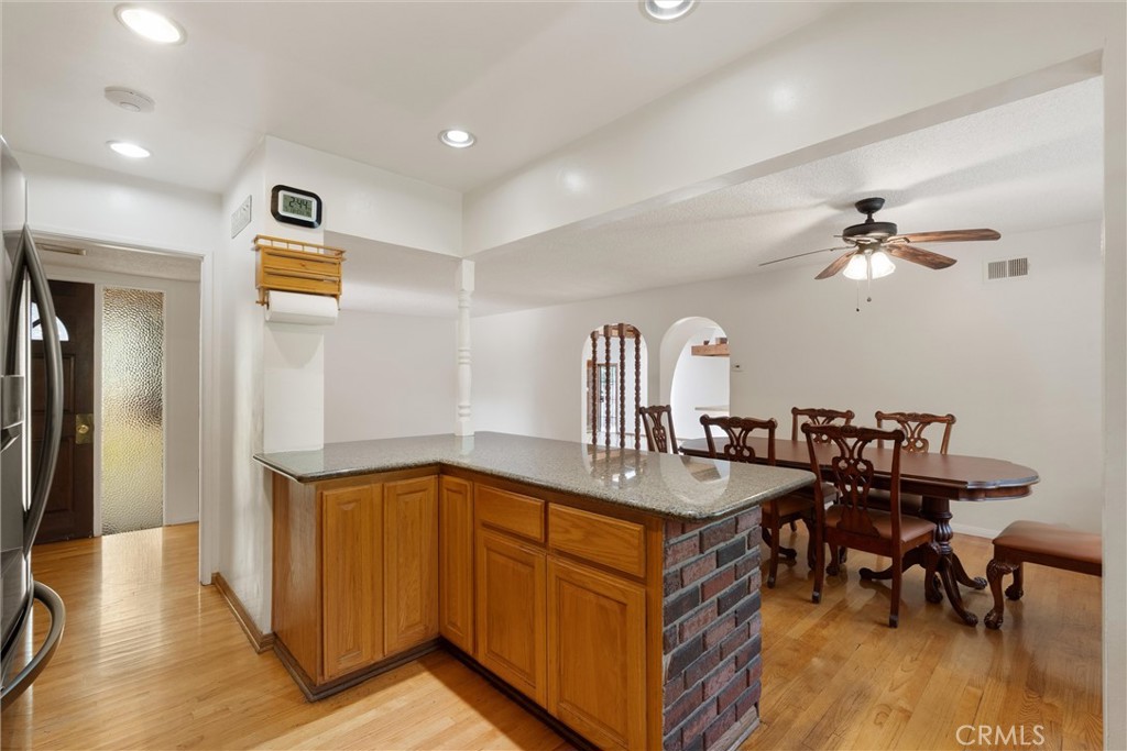 2456 Granville Avenue Property Photo 8