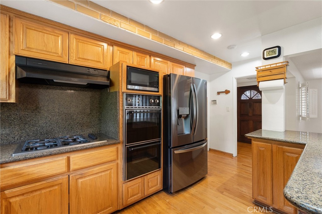 2456 Granville Avenue Property Photo 9