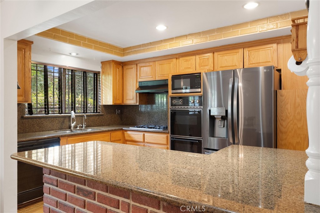 2456 Granville Avenue Property Photo 10